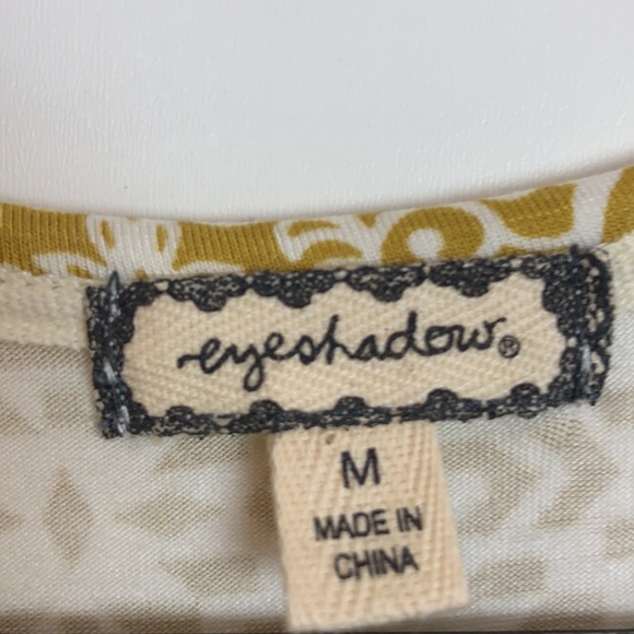 NWOT Eyeshadow Clothing women's sleeveless high-low hem top size Medium - Picture 2 of 4